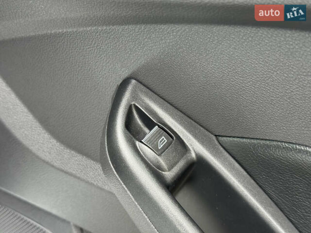 Белый Форд Фокус, объемом двигателя 1.6 л и пробегом 258 тыс. км за 8890 $, фото 75 на Automoto.ua