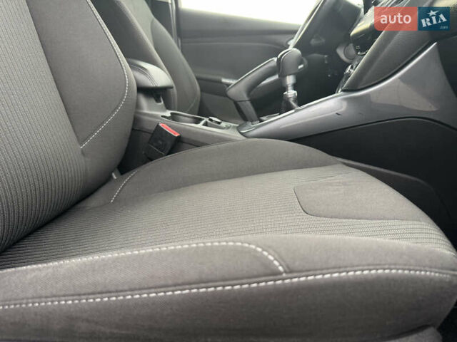 Білий Форд Фокус, об'ємом двигуна 1.6 л та пробігом 221 тис. км за 8699 $, фото 79 на Automoto.ua