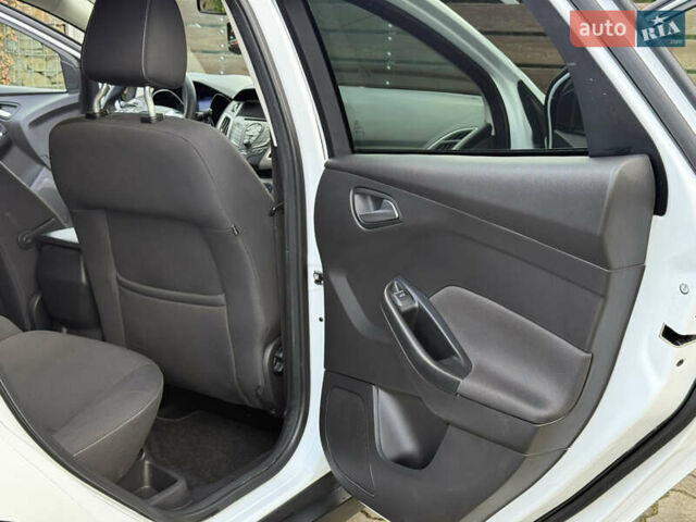 Форд Фокус 2013 в Стрые на Automoto.ua Белый Форд Фокус, объемом двигателя 0 л и пробегом 202 тыс. км за 8850 $, фото 115 на Automoto.ua