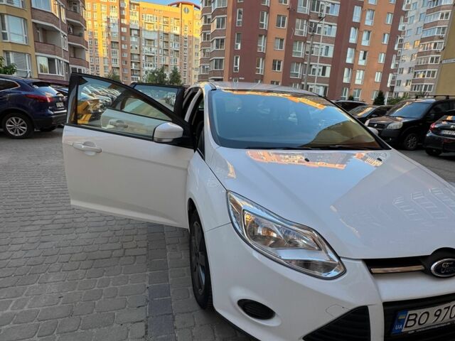 Форд Фокус 2013 в Тернополе на Automoto.ua Белый Форд Фокус, объемом двигателя 1 л и пробегом 153 тыс. км за 6200 $, фото 8 на Automoto.ua