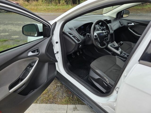 Білий Форд Фокус, об'ємом двигуна 1 л та пробігом 250 тис. км за 5200 $, фото 2 на Automoto.ua