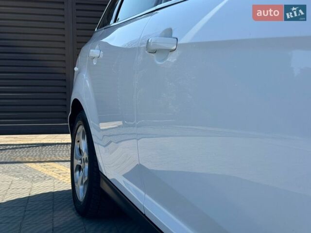 Белый Форд Фокус, объемом двигателя 1.6 л и пробегом 221 тыс. км за 8499 $, фото 10 на Automoto.ua