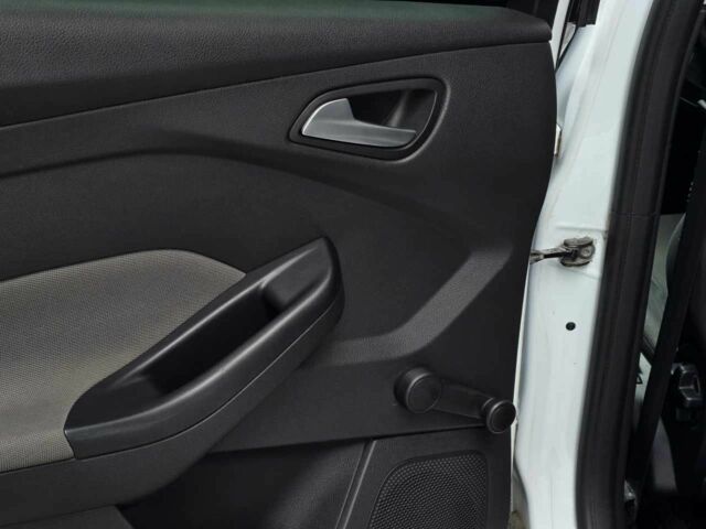 Белый Форд Фокус, объемом двигателя 1 л и пробегом 274 тыс. км за 6199 $, фото 14 на Automoto.ua