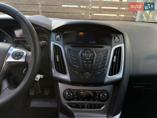 Форд Фокус 2013 в Стрые на Automoto.ua Белый Форд Фокус, объемом двигателя 0 л и пробегом 202 тыс. км за 8850 $, фото 93 на Automoto.ua