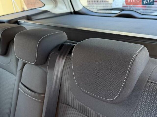 Білий Форд Фокус, об'ємом двигуна 1.6 л та пробігом 241 тис. км за 7950 $, фото 96 на Automoto.ua