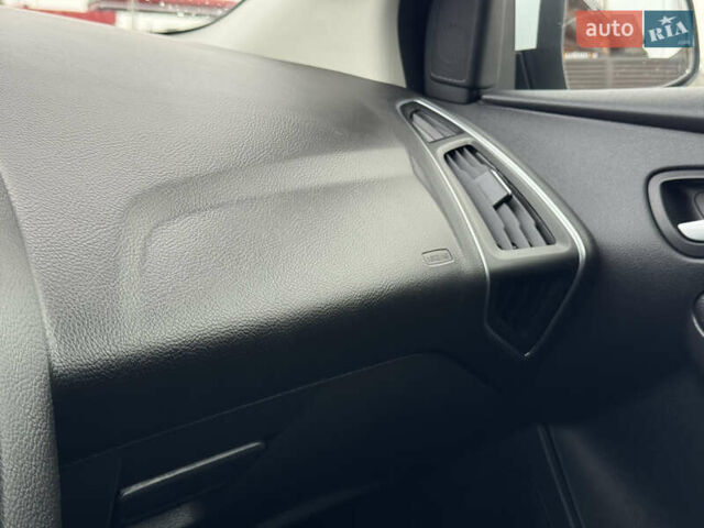 Белый Форд Фокус, объемом двигателя 1.6 л и пробегом 258 тыс. км за 8890 $, фото 58 на Automoto.ua