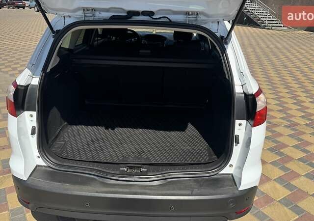 Білий Форд Фокус, об'ємом двигуна 1 л та пробігом 171 тис. км за 8200 $, фото 4 на Automoto.ua
