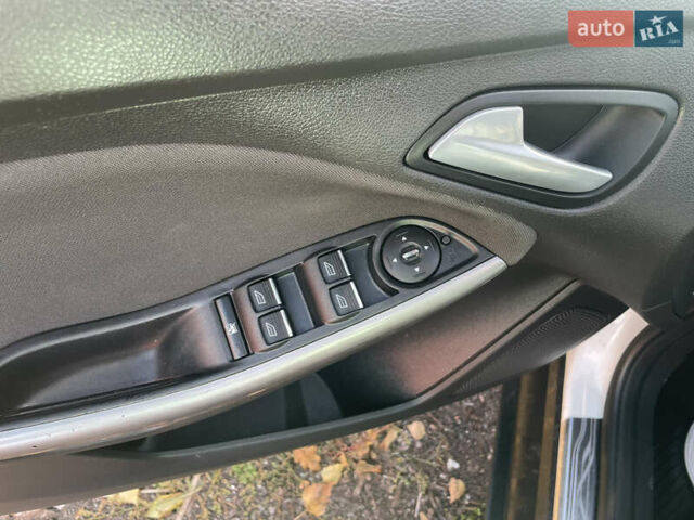 Белый Форд Фокус, объемом двигателя 1.6 л и пробегом 177 тыс. км за 8950 $, фото 11 на Automoto.ua