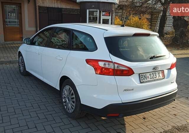 Белый Форд Фокус, объемом двигателя 1.6 л и пробегом 215 тыс. км за 7600 $, фото 41 на Automoto.ua