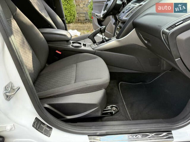 Форд Фокус 2013 в Стрые на Automoto.ua Белый Форд Фокус, объемом двигателя 0 л и пробегом 202 тыс. км за 8850 $, фото 111 на Automoto.ua