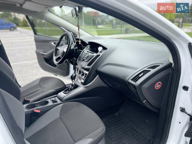 Белый Форд Фокус, объемом двигателя 1.6 л и пробегом 257 тыс. км за 7300 $, фото 11 на Automoto.ua