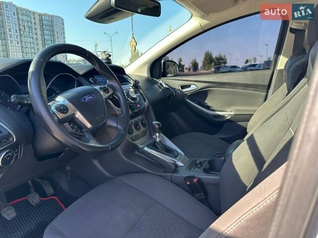 Білий Форд Фокус, об'ємом двигуна 1.56 л та пробігом 340 тис. км за 7500 $, фото 7 на Automoto.ua