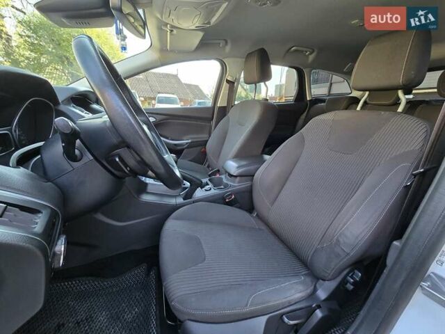 Белый Форд Фокус, объемом двигателя 1.6 л и пробегом 247 тыс. км за 7499 $, фото 23 на Automoto.ua