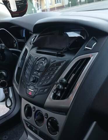 Білий Форд Фокус, об'ємом двигуна 1.6 л та пробігом 270 тис. км за 7999 $, фото 22 на Automoto.ua