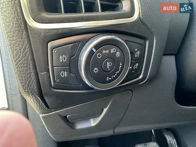 Белый Форд Фокус, объемом двигателя 2 л и пробегом 261 тыс. км за 7500 $, фото 17 на Automoto.ua