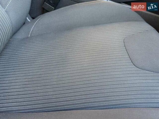 Білий Форд Фокус, об'ємом двигуна 1.6 л та пробігом 241 тис. км за 7950 $, фото 62 на Automoto.ua