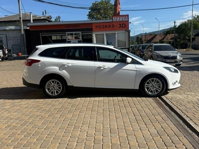 Білий Форд Фокус, об'ємом двигуна 2 л та пробігом 230 тис. км за 8800 $, фото 3 на Automoto.ua