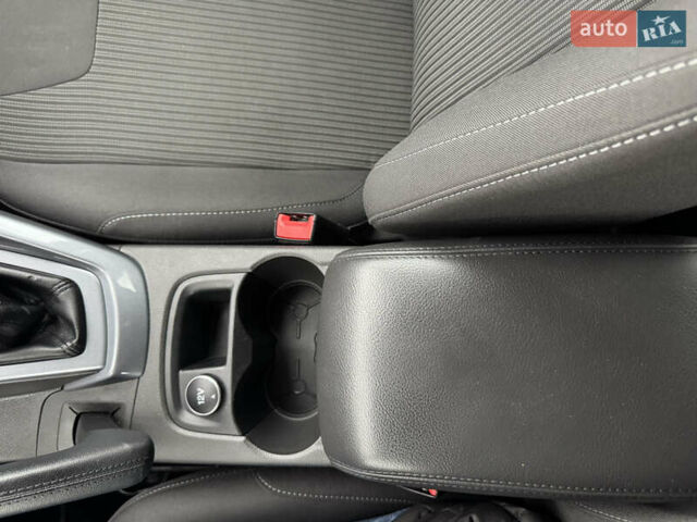 Білий Форд Фокус, об'ємом двигуна 1.6 л та пробігом 221 тис. км за 8699 $, фото 52 на Automoto.ua