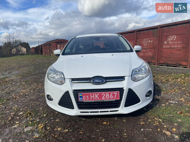 Белый Форд Фокус, объемом двигателя 1.6 л и пробегом 177 тыс. км за 8950 $, фото 2 на Automoto.ua