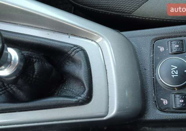 Белый Форд Фокус, объемом двигателя 1.6 л и пробегом 215 тыс. км за 7600 $, фото 7 на Automoto.ua