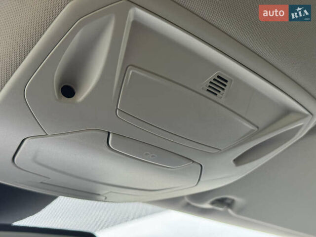 Білий Форд Фокус, об'ємом двигуна 1.6 л та пробігом 221 тис. км за 8699 $, фото 57 на Automoto.ua