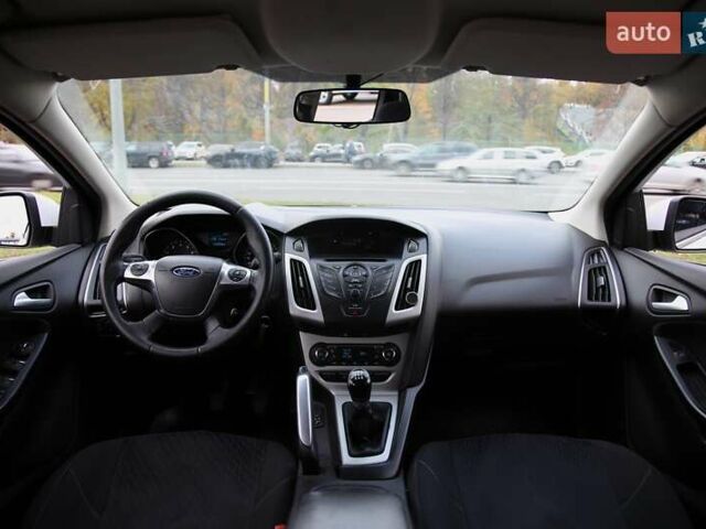 Форд Фокус 2013 в Харькове на Automoto.ua Белый Форд Фокус, объемом двигателя 1 л и пробегом 171 тыс. км за 7200 $, фото 11 на Automoto.ua