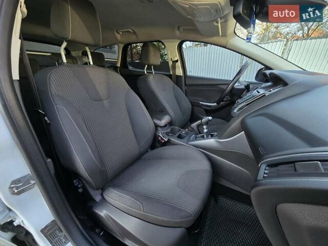 Белый Форд Фокус, объемом двигателя 1.6 л и пробегом 247 тыс. км за 7999 $, фото 28 на Automoto.ua