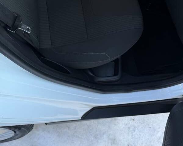 Білий Форд Фокус, об'ємом двигуна 1.6 л та пробігом 241 тис. км за 7950 $, фото 102 на Automoto.ua