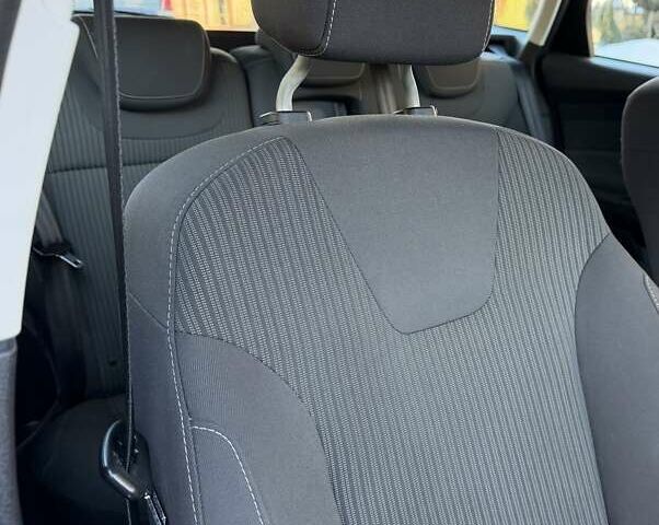 Білий Форд Фокус, об'ємом двигуна 1.6 л та пробігом 241 тис. км за 7950 $, фото 106 на Automoto.ua