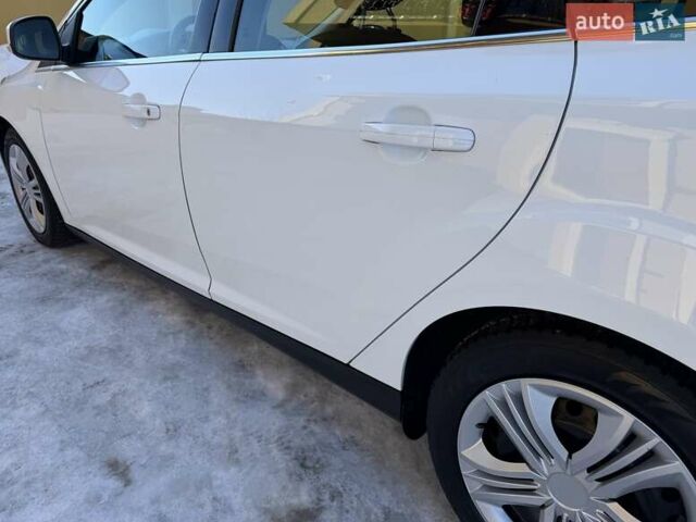 Білий Форд Фокус, об'ємом двигуна 1.6 л та пробігом 241 тис. км за 7950 $, фото 6 на Automoto.ua