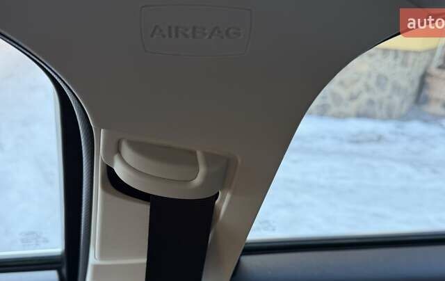 Білий Форд Фокус, об'ємом двигуна 1.6 л та пробігом 241 тис. км за 7950 $, фото 81 на Automoto.ua