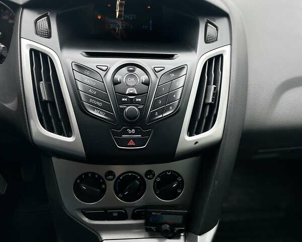 Белый Форд Фокус, объемом двигателя 1.6 л и пробегом 257 тыс. км за 7300 $, фото 8 на Automoto.ua