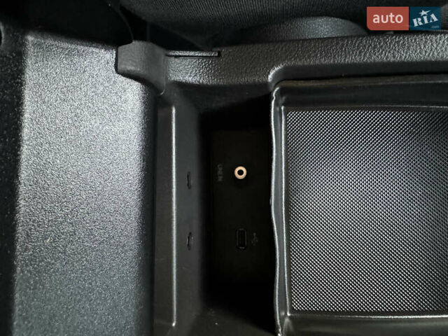 Білий Форд Фокус, об'ємом двигуна 1.6 л та пробігом 212 тис. км за 8799 $, фото 125 на Automoto.ua