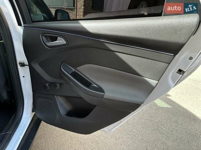 Білий Форд Фокус, об'ємом двигуна 1 л та пробігом 252 тис. км за 6200 $, фото 14 на Automoto.ua