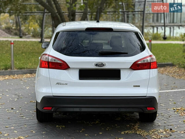Белый Форд Фокус, объемом двигателя 1.6 л и пробегом 246 тыс. км за 7100 $, фото 13 на Automoto.ua