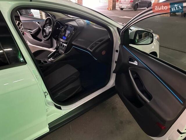 Білий Форд Фокус, об'ємом двигуна 1 л та пробігом 252 тис. км за 6200 $, фото 19 на Automoto.ua