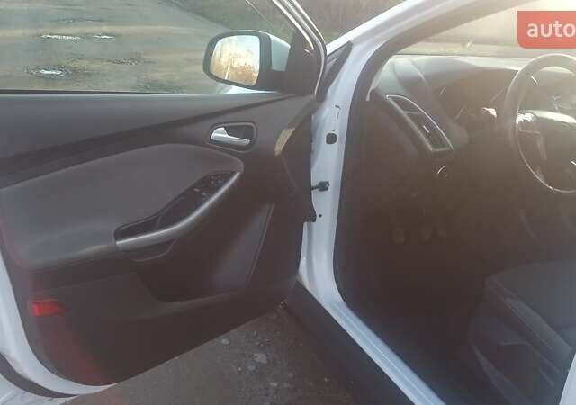 Белый Форд Фокус, объемом двигателя 1.6 л и пробегом 215 тыс. км за 7600 $, фото 51 на Automoto.ua