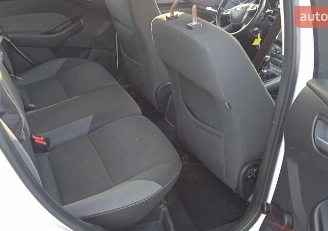 Белый Форд Фокус, объемом двигателя 1.6 л и пробегом 215 тыс. км за 7600 $, фото 18 на Automoto.ua