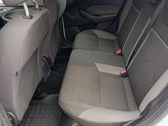 Белый Форд Фокус, объемом двигателя 0 л и пробегом 500 тыс. км за 6300 $, фото 1 на Automoto.ua