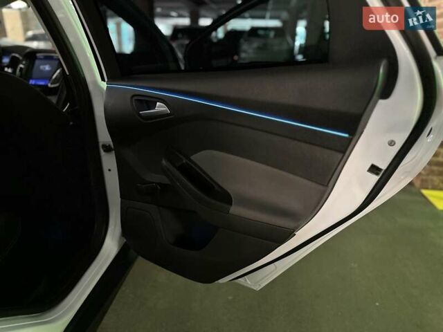 Білий Форд Фокус, об'ємом двигуна 1 л та пробігом 252 тис. км за 6200 $, фото 20 на Automoto.ua