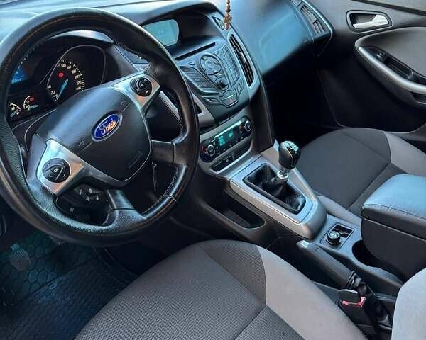 Белый Форд Фокус, объемом двигателя 1.56 л и пробегом 247 тыс. км за 7950 $, фото 33 на Automoto.ua