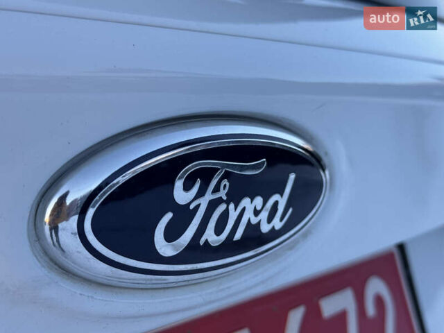 Белый Форд Фокус, объемом двигателя 1.6 л и пробегом 221 тыс. км за 8499 $, фото 17 на Automoto.ua