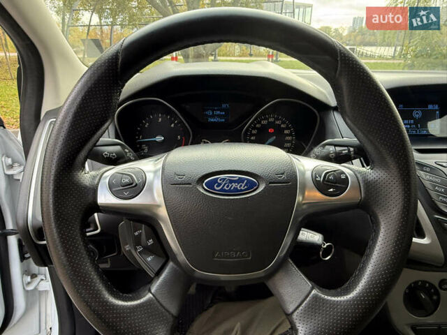 Белый Форд Фокус, объемом двигателя 1.6 л и пробегом 246 тыс. км за 7100 $, фото 22 на Automoto.ua