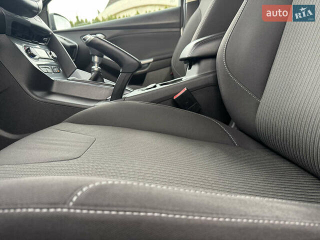 Білий Форд Фокус, об'ємом двигуна 1.6 л та пробігом 221 тис. км за 8699 $, фото 36 на Automoto.ua