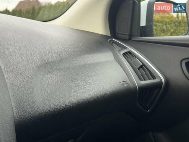 Білий Форд Фокус, об'ємом двигуна 1.6 л та пробігом 221 тис. км за 8699 $, фото 55 на Automoto.ua