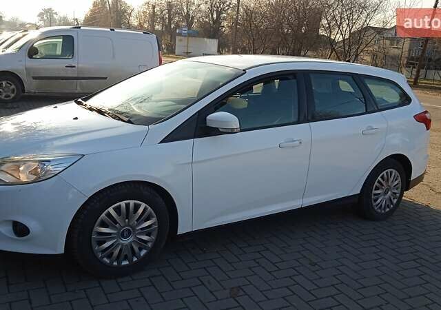 Белый Форд Фокус, объемом двигателя 1.6 л и пробегом 215 тыс. км за 7600 $, фото 46 на Automoto.ua