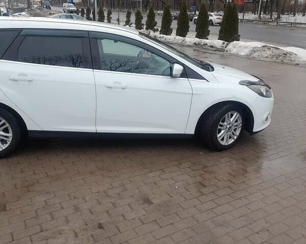 Белый Форд Фокус, объемом двигателя 2 л и пробегом 259 тыс. км за 7350 $, фото 10 на Automoto.ua