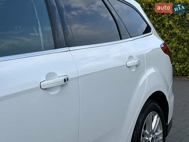 Белый Форд Фокус, объемом двигателя 1.6 л и пробегом 218 тыс. км за 8799 $, фото 77 на Automoto.ua