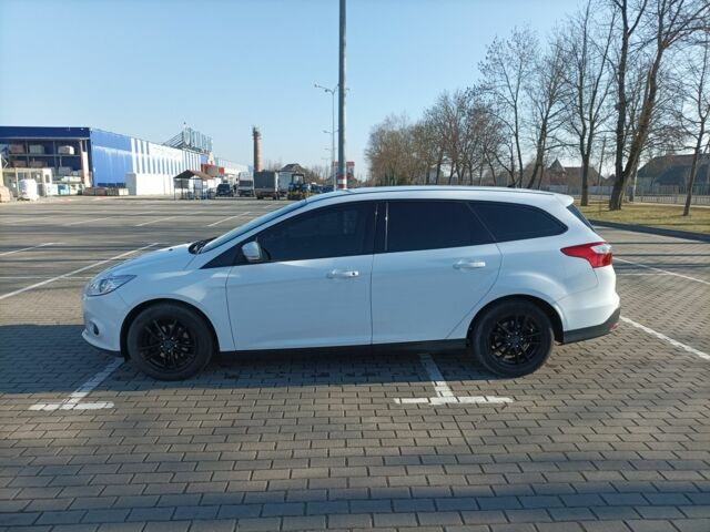 Белый Форд Фокус, объемом двигателя 1 л и пробегом 168 тыс. км за 6500 $, фото 22 на Automoto.ua