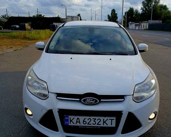 Форд Фокус 2014 в Киеве на Automoto.ua Белый Форд Фокус, объемом двигателя 1.6 л и пробегом 310 тыс. км за 7200 $, фото 16 на Automoto.ua